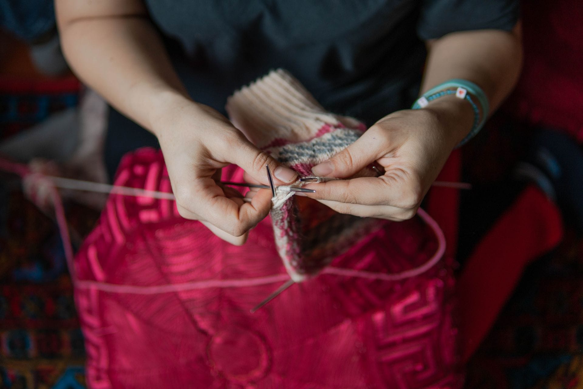 A Guide to Colorwork Knitting and the Difference Between Fair Isle and Intarsia